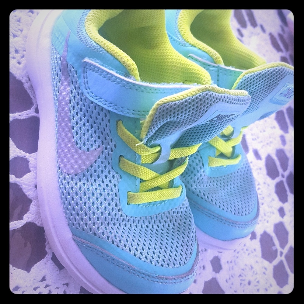 girls Nike